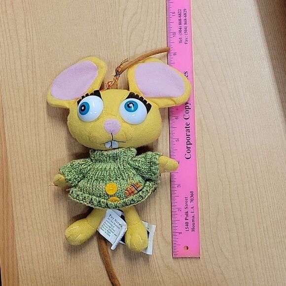 2006 Peter Cottontail Classic Media Toy Network Yellow Mouse Plush - Picture 5 of 7